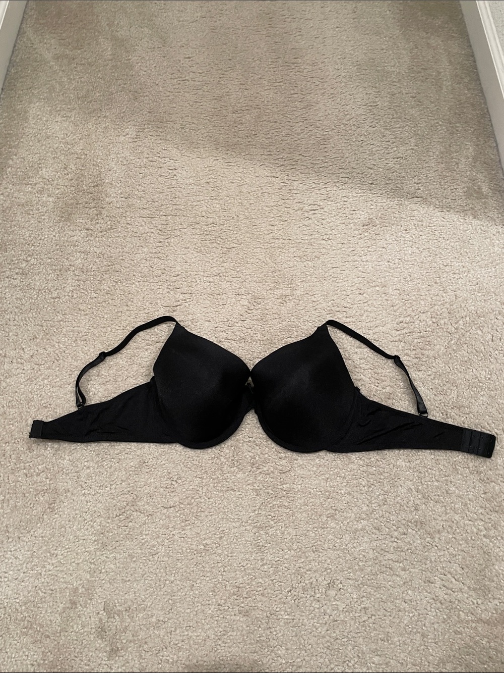 Preowned Secret Treasures black bra 38dd